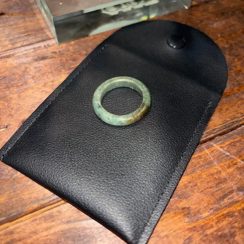 Unisex size 10 green ring